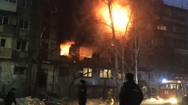 Власти сообщили о гибели женщины и подростка при взрыве в Магнитогорске
