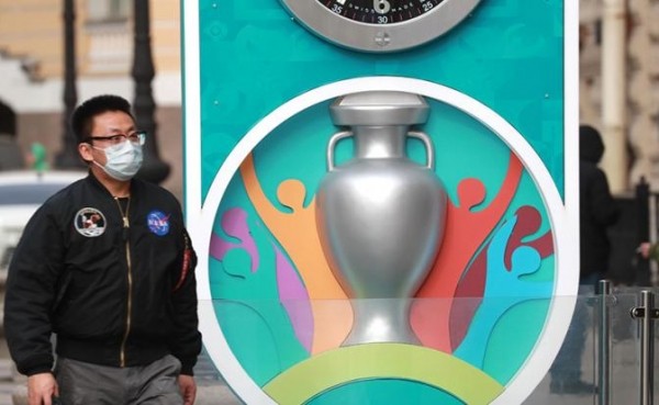 Вне игры: Коронавирус загнал Евро-2020 и первенство России на карантин Вне игры: Коронавирус загнал Евро-2020 и первенство России на карантин