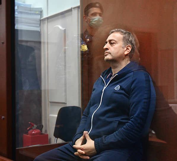 
                Замминистра по следствию и взяткам
            