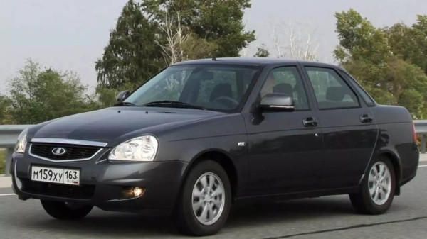 Россиянам назвали пять моделей на «вторичке» до 300 тысяч рублей Россиянам назвали пять моделей на «вторичке» до 300 тысяч рублей