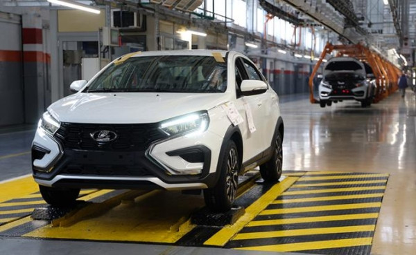 Утильсбор не помог: АвтоВАЗ опять будут спасать, на этот раз&nbsp;&mdash; &laquo;красивыми номерами&raquo;