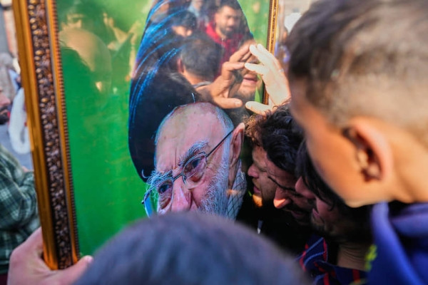 
                Ирану объявлена война с режимом
            