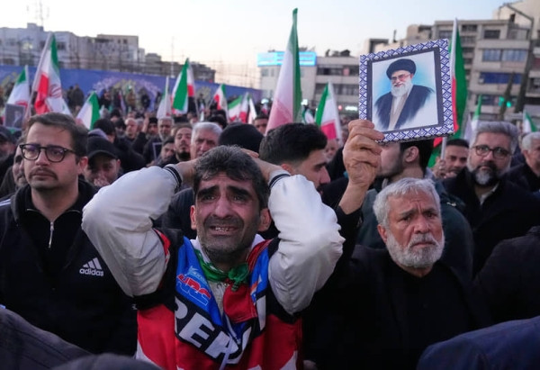 
                Ирану объявлена война с режимом
            