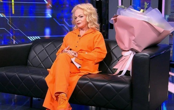 Директор Ларисы Долиной прокомментировал новости о подаренной ей квартире