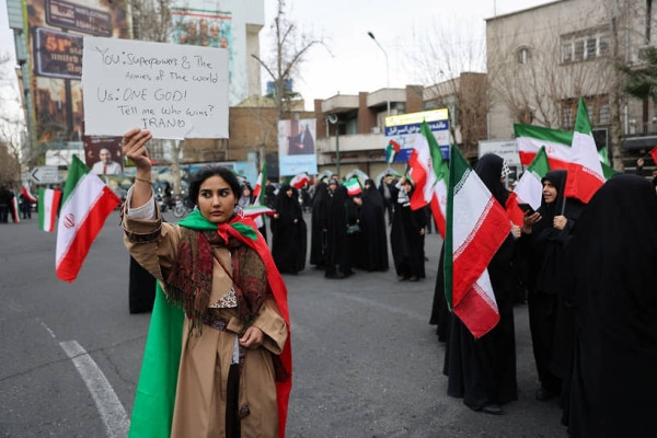 
                Ирану объявлена война с режимом
            