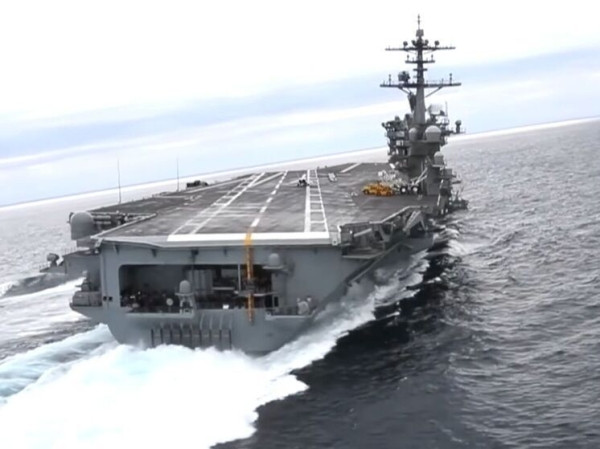 &laquo;Цель &mdash; &laquo;Авраам Линкольн&raquo;: Иран атаковал авианосец США баллистическими ракетами