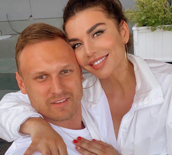 Анна Седокова ответила на обвинения семьи своего бывшего мужа